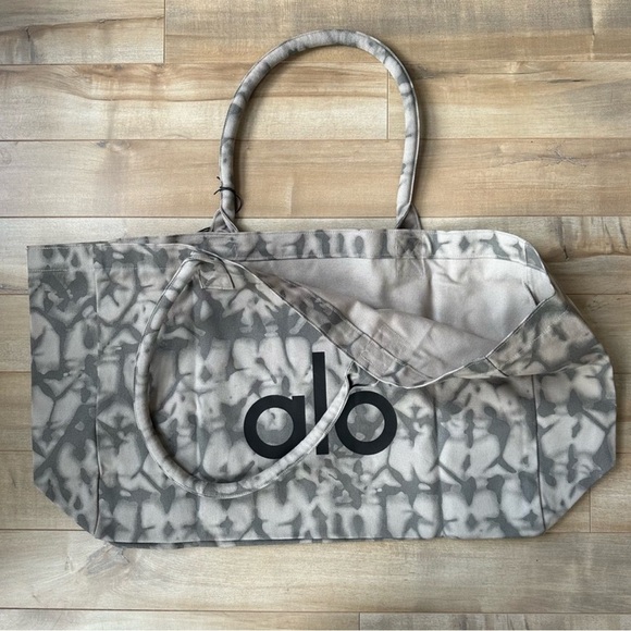 Alo Iconic Shopper tote | oversized heavy-duty canvas grey tie dye bag w… - Picture 4 of 6